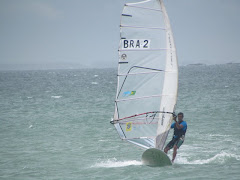 Vela 9,5m2 é isto ai. Com vento forte é muito bom, do jeito que eu gosto. George Rebello BRA 2.
    Força, garra, raça é isso ai, é muito bom. Fotos do evento Janeiro 2012 Campeonato Brasileiro de Slalom e Sulamericano de RSX, Bic e Race Board. Foto numero 3008. Fotografia (fotografias) da MGW Brasil Windsurfing Team - Meu Garoto Windsurf. Venha aprender com o campeão, George Rebello (Meu Garoto). Aula e aluguel de equipamentos para windsurf. Personal windsurf. Guarderia MGW.  aula aulas windsurf guarderia de surf windsurfing in the surfboards buzios rio janeiro e kitesurf slalom fun funboard freestyle búzios rj cabo frio videos fanatic formula prancha