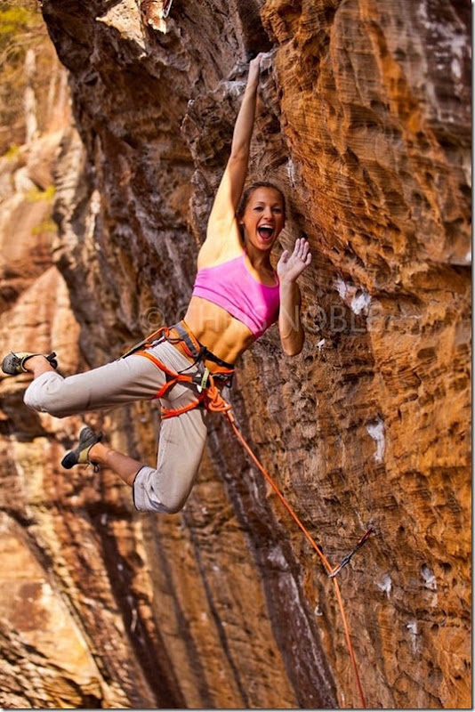 girls-rock-climbing-31