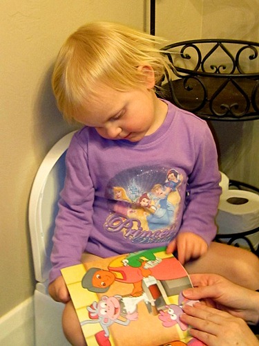 [a%2520reading%2520Dora%255B6%255D.jpg]