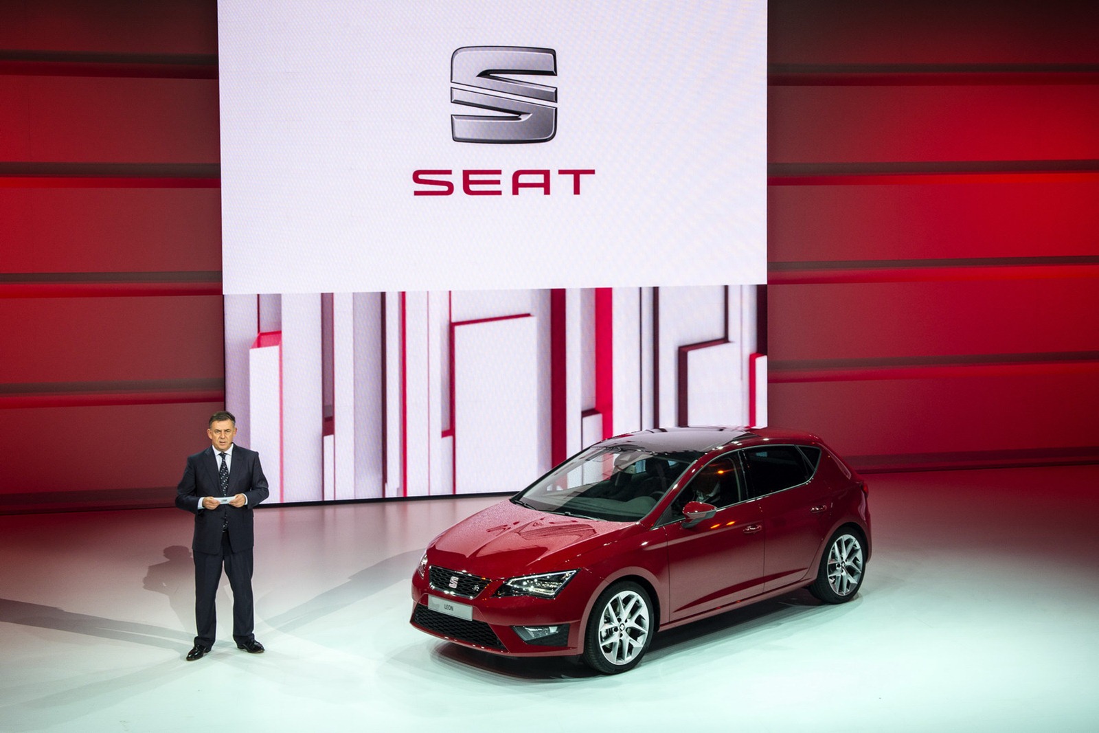 [SEAT-Leon-2013-5%255B2%255D.jpg]