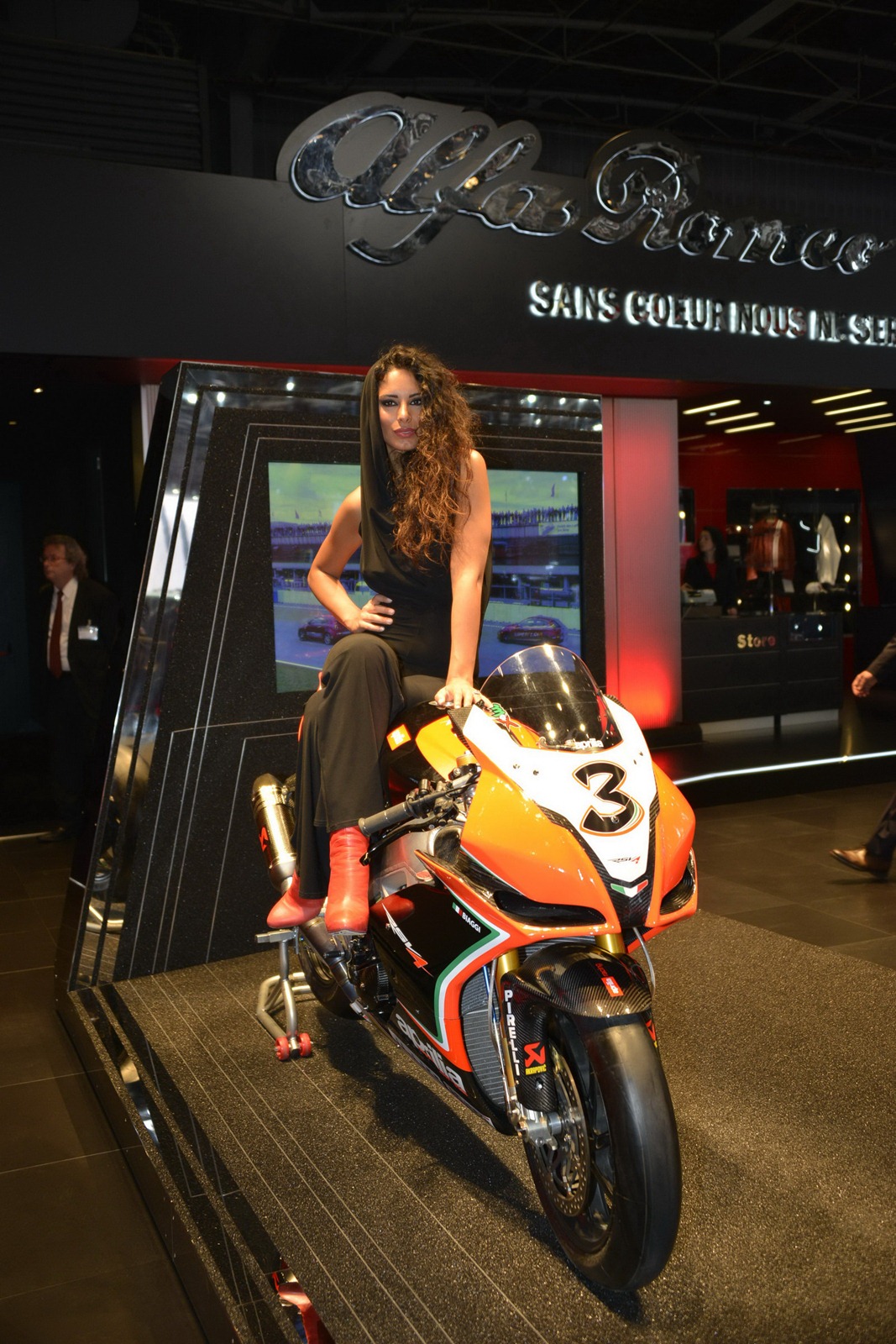 [2012%253DParis-Auto-Show-F-18%255B5%255D.jpg]