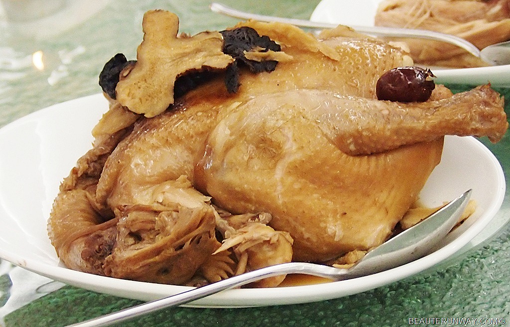 [Old%2520Hong%2520Kong%2520Essence%2520Chinese%2520Herbal%2520Chicken%2520with%252010%2520types%2520of%2520herbs%2520to%2520boost%2520immune%2520system%2520and%2520reduce%2520fatigue%255B1%255D.jpg]