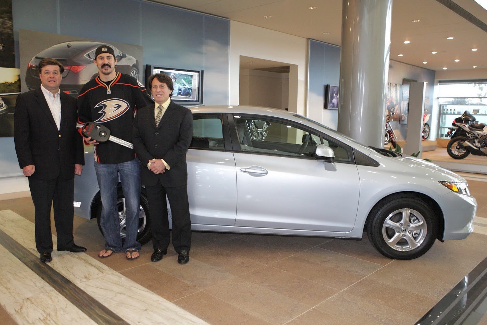 [2012-Honda-Civic-NGV-1%255B2%255D.jpg]