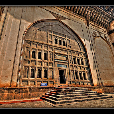 Entrance Gol Gumbaz, Bijapur , Source: http://www.flickr.com/photos/98097439@N00/4616342201 4616342201.jpg