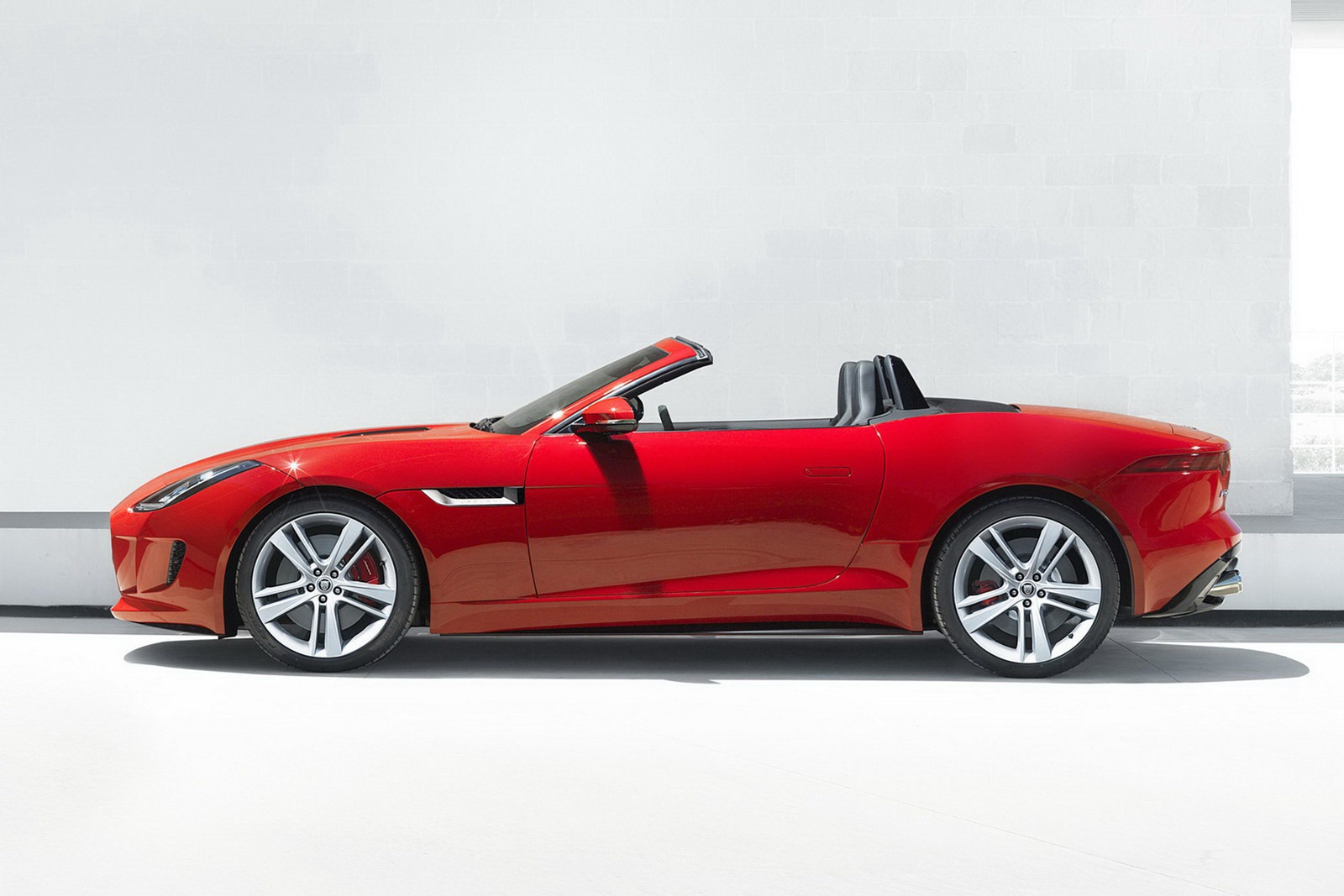 [2013-Jaguar-F-Type-27%255B5%255D.jpg]