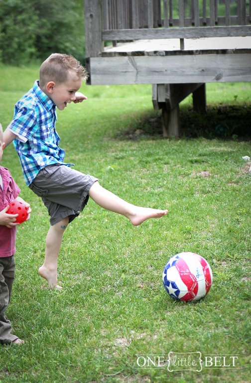 [toddler-style-playing-soccer%255B5%255D.jpg]