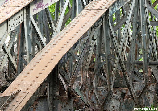 Haglunds bro. Resterna av den gamla stålöverbyggnaden.