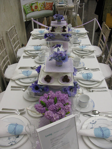 A tablescape perfect for a Mother's Day Brunch. A tablescape perfect for a Mother's Day Brunch.