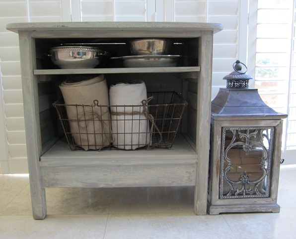[finishedcabinetsqtablebirdsnest035_c%255B2%255D.jpg]