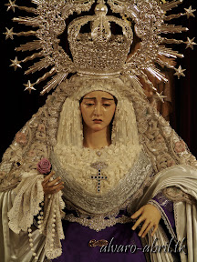 maria-santisima-de-la-caridad-de-granada-besamanos-8-de-septiembre-festividad-liturgica-2013-alvaro-abril-vestimentas-(27).jpg