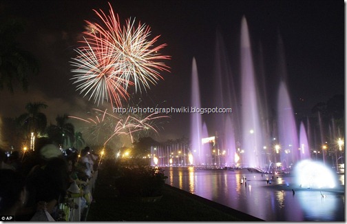 A huge fireworks and water fountain display marks the New Year at Manila's Rizal Park