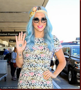 kesha hand tattoo blue hair kesha hand tattoo blue hair
