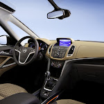 2012 Opel Zafira Tourer 011.jpg