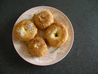 doughnuts_110822_1-s.JPG