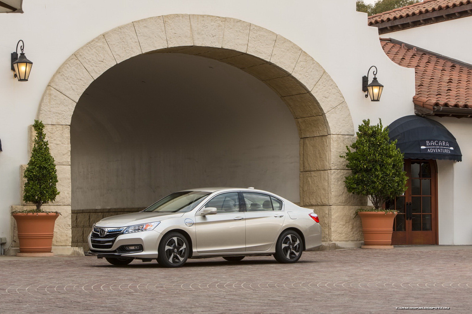 [2014_Honda_Accord_PHEV_216_%255B2%255D.jpg]
