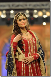 Mona-Imran-at-Bridal-Couture-Week-2012-2-Mastitime247 - Copy