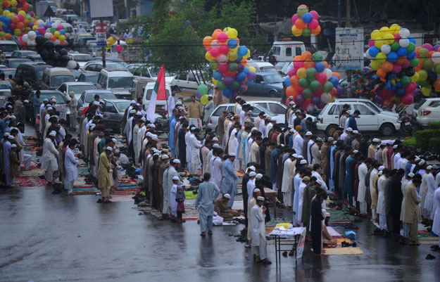 مظاهر عيد الفطر المبارك لعام 2013  فى العالم 