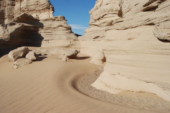 Mogui Cheng - Courbes haromieuses roche et sable