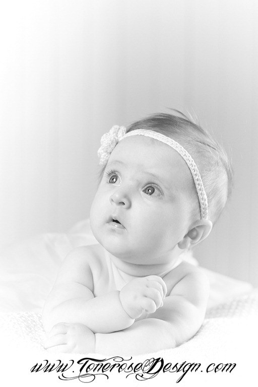 [babyfotografering%2520red%2520IMG_5957%2520bw%255B7%255D.jpg]