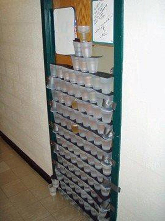 [dorm-room-door-uni-cups-tower-taped-prank%255B5%255D.jpg]