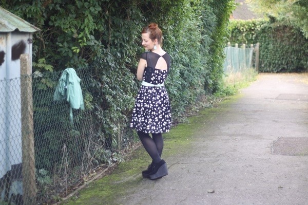 Outfit My Fingers Keep Clicking To The Beat (3)