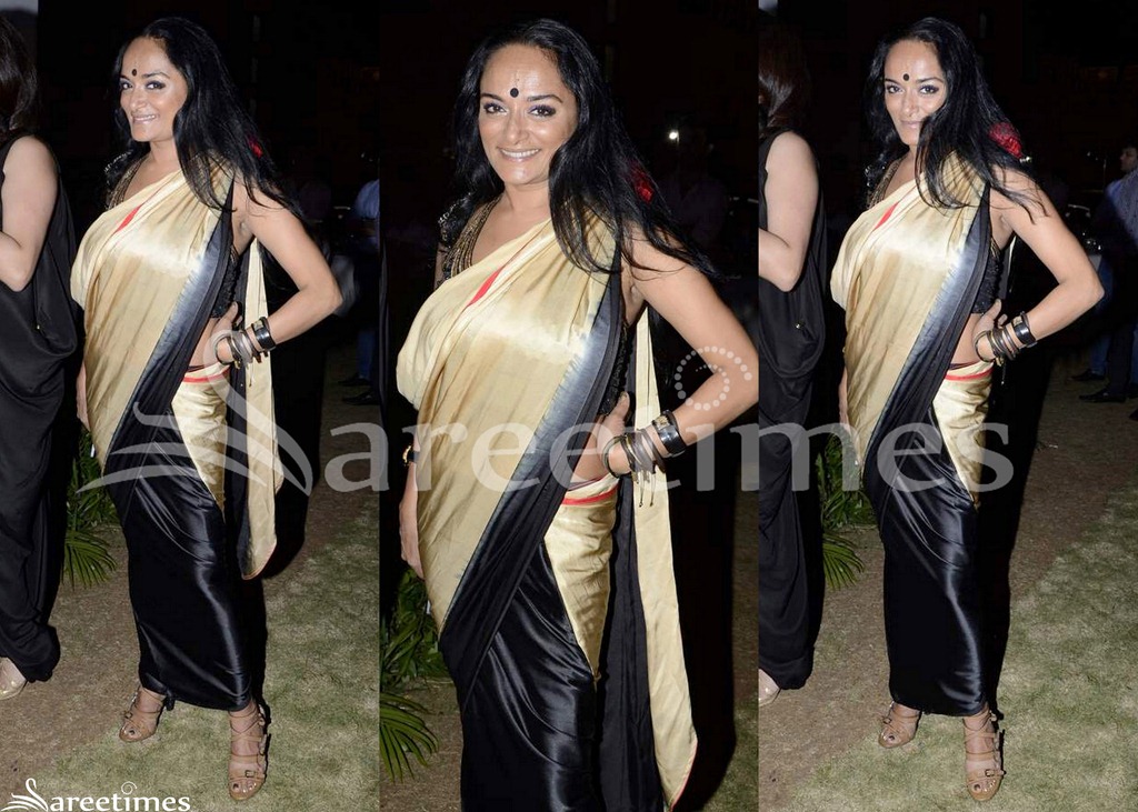 [Cream_Black_Half_and_Half_Saree%255B4%255D.jpg]