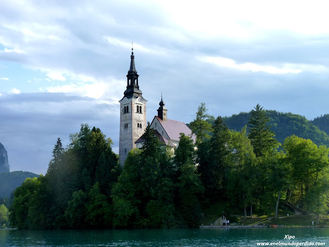 isla-iglesia-del-lado-de-bled-eslovenia.JPG