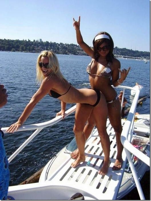 Hot-girls-yachts-14