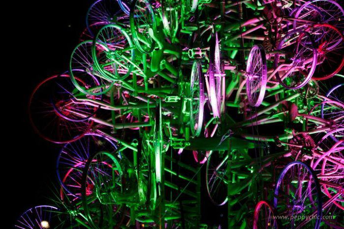 Image Dimension: 700x466 :: Christmas Trees: 23-foot-tall made from 100 old Bicycles in Sydney Christmas Trees: 23-foot-tall made from 100 old Bicycles in Sydney