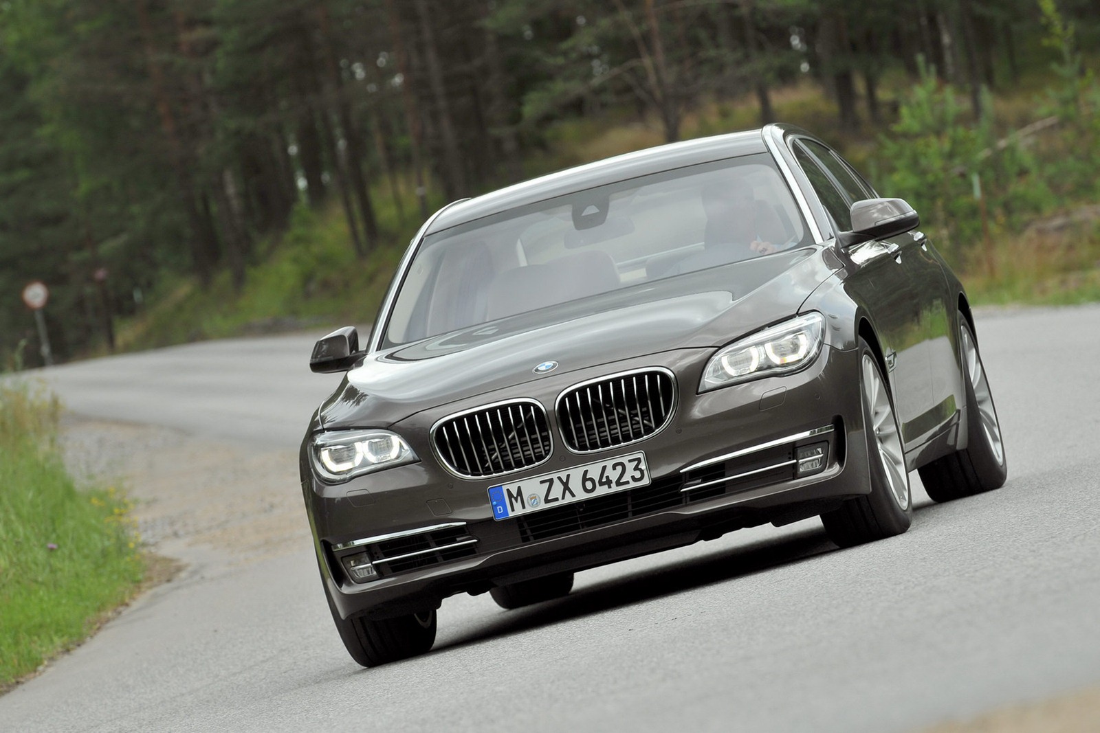 [2013-BMW-7-Series-55%255B2%255D.jpg]