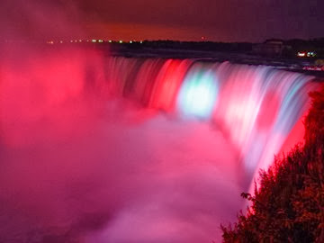 horseshoe-falls-at-niagara-illuminated-red-blue-lights-pictures-photos_med