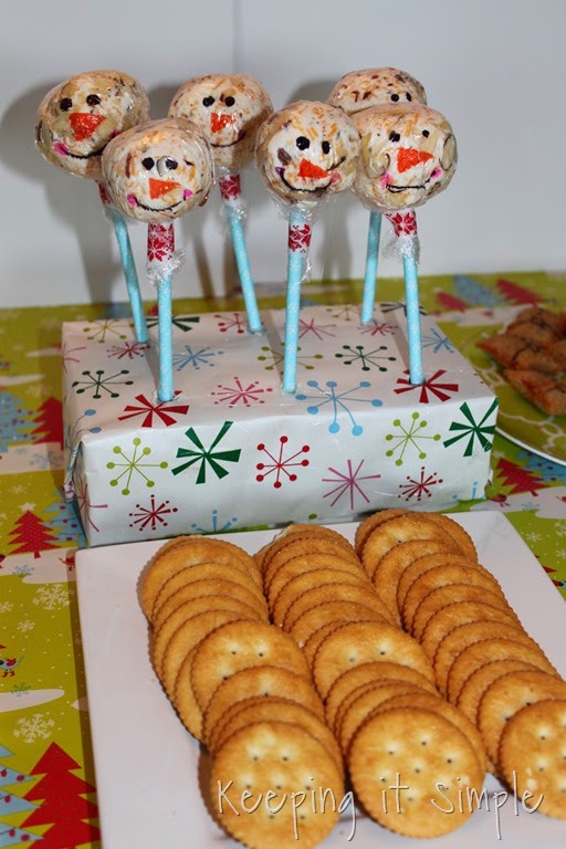 [Holiday%2520food-%2520Snowman%2520Cheese%2520Ball%2520%25284%2529%255B4%255D.jpg]
