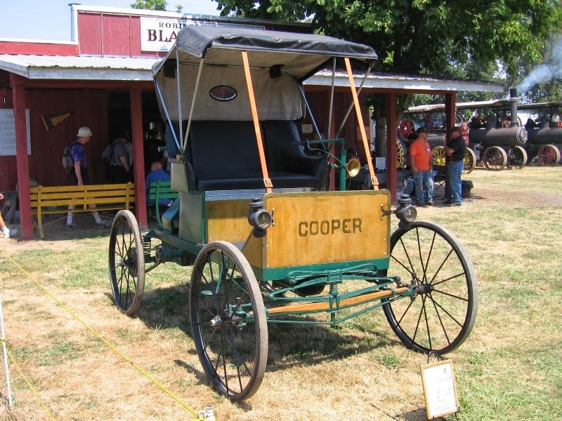 [IMG_8272-05-Cooper-at-Antique-Powerl%255B2%255D.jpg]