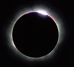 [250px-Solar_eclips_1999_63.jpg]