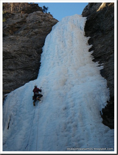 Cascada de Hielo de La Sarra 250m WI4  85º (Valle de Pineta, Pirineos) (Isra) 8174