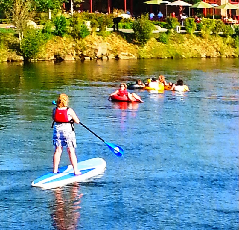 [river%2520with%2520paddleboarders2%255B5%255D.jpg]