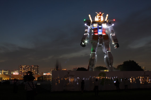 Gundam statue in Odaiba, from pinktentacle.com Gundam statue in Odaiba, from pinktentacle.com