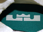 Detailed Look at Nike Zoom Soldier VI SVSM Fighting Irish PEs nike zoom soldier 6 pe svsm away 4 05 Detailed Look at Nike Zoom Soldier VI SVSM Fighting Irish PEs