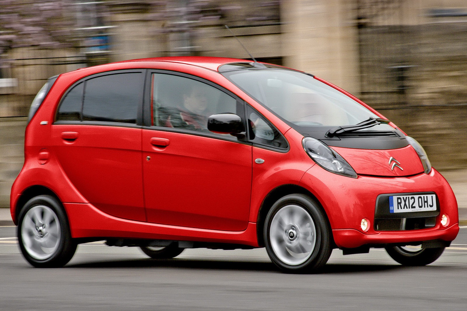 Citroen-Peugeot-i-MiEV-10%5B2%5D.jpg