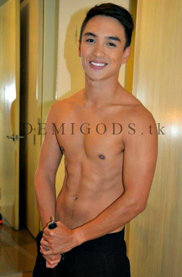Bench The Naked Truth backstage Dominic Roque