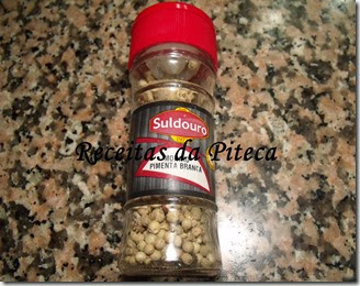 Parceria febras com molho de iogurte e salva Parceria febras com molho de iogurte e salva