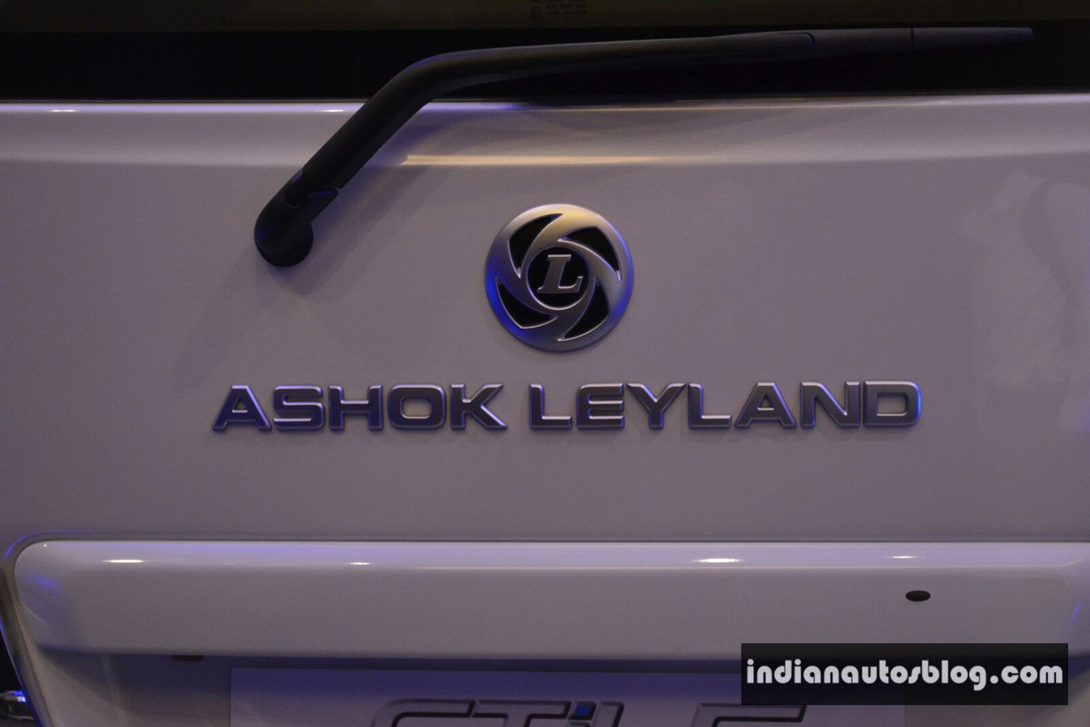 [Ashok-Leyland-Stile-24%255B2%255D.jpg]