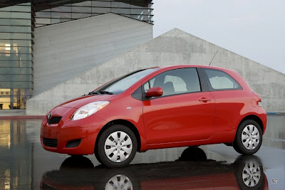 2011 toyota yaris hatchback 01 2011 Toyota Yaris Hatchback