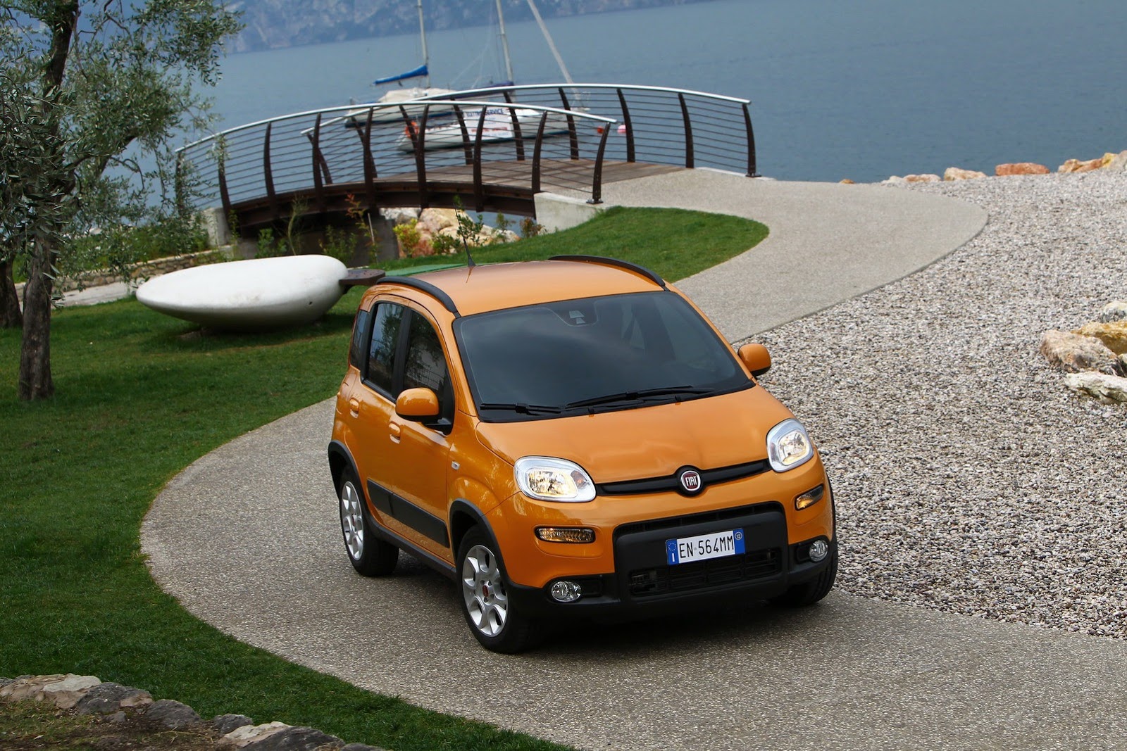 [2013-Fiat-Panda-Trekking-11%255B2%255D.jpg]