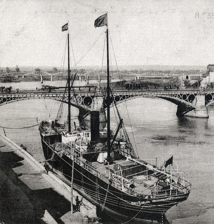 El MANUEL ESPALIU en el puerto de Sevilla. Del libro Historia Gráfica del Puerto de Sevilla.JPG