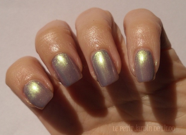 003-rimmel-nail-polish-metal-rush-pearly-queen-duochrome-swatch-review