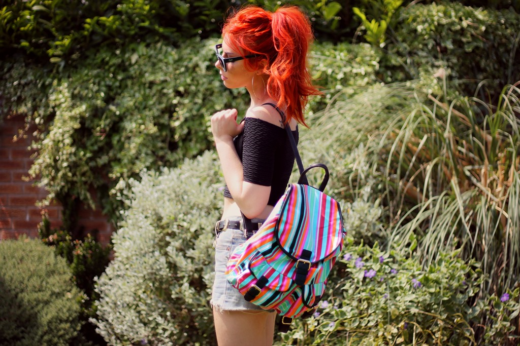 [LA%2520MODA%2520STRIPE%2520BACKPACK%255B5%255D.jpg]
