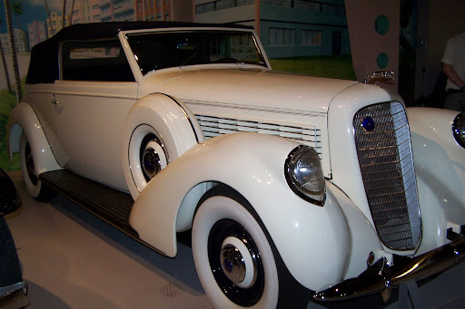 Land Rover Defender 90 Racer.