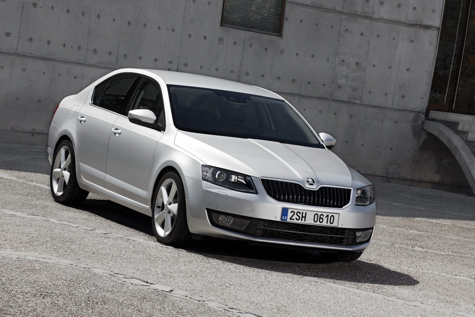 2013-Skoda-Octavia-III-2[2].jpg