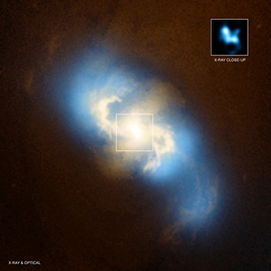 imagem no visível e raios-X da galáxia NGC 3363